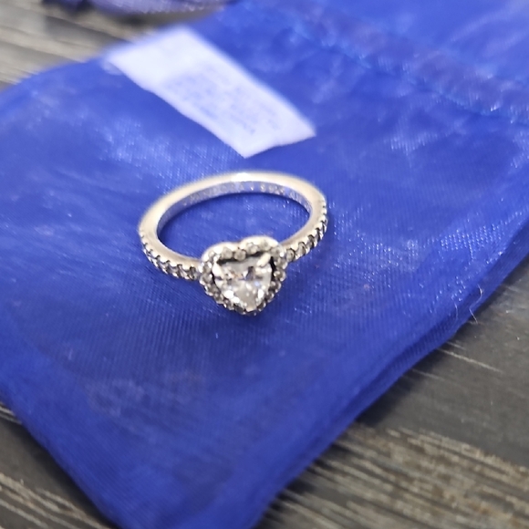 Pandora Jewelry - Pandora Silver Elevated Heart Ring 4.5